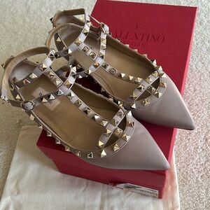 Valentino Garavani Smooth Calf Pointed Toe Ballerina Cage